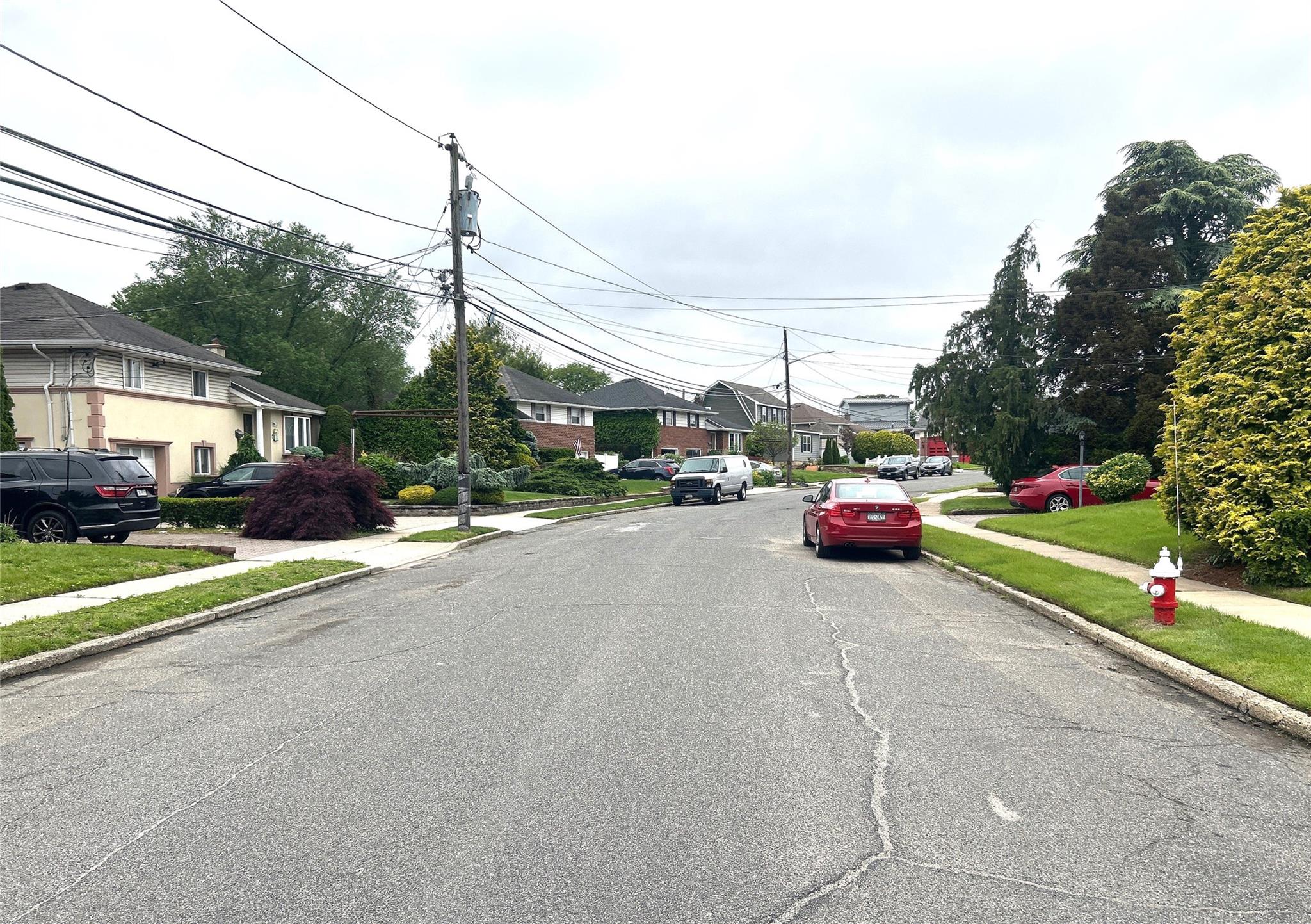 11 Berryhill Lane, Bethpage, New York image 4