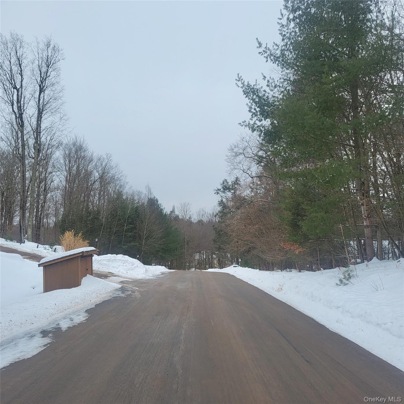 000 Roslyn Ridge Road