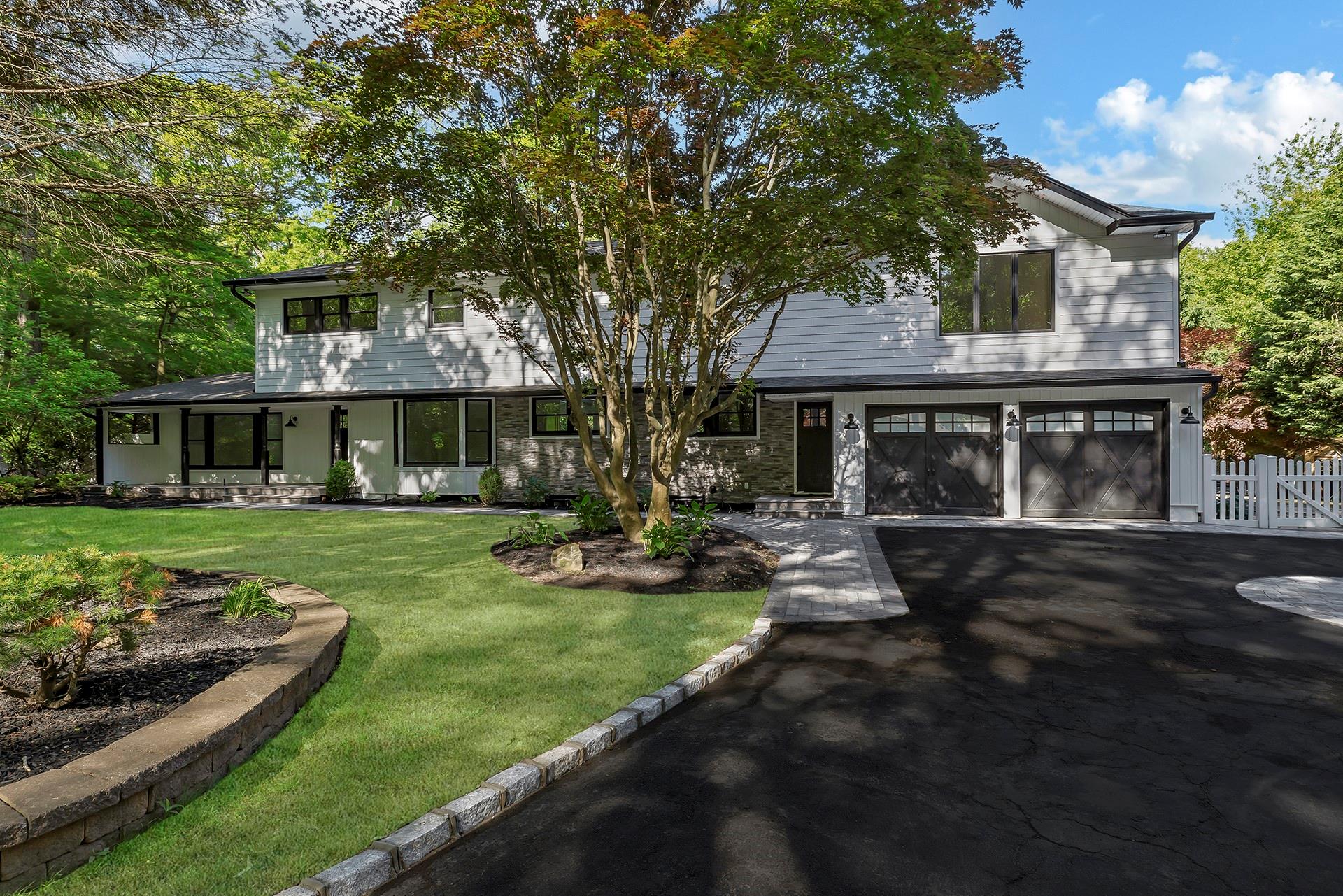 38 Cottontail Road, Melville, New York image 2