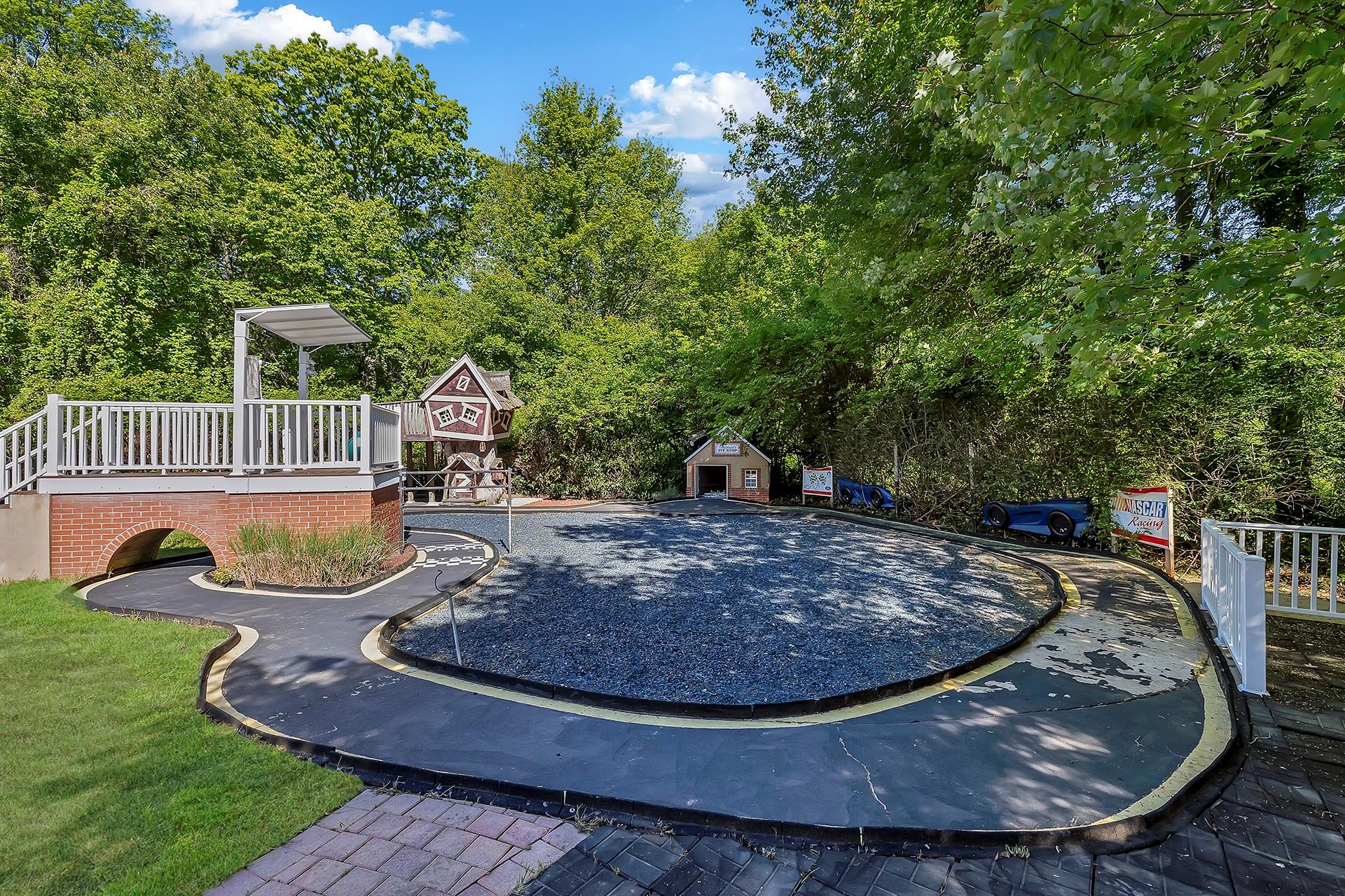 38 Cottontail Road, Melville, New York image 46