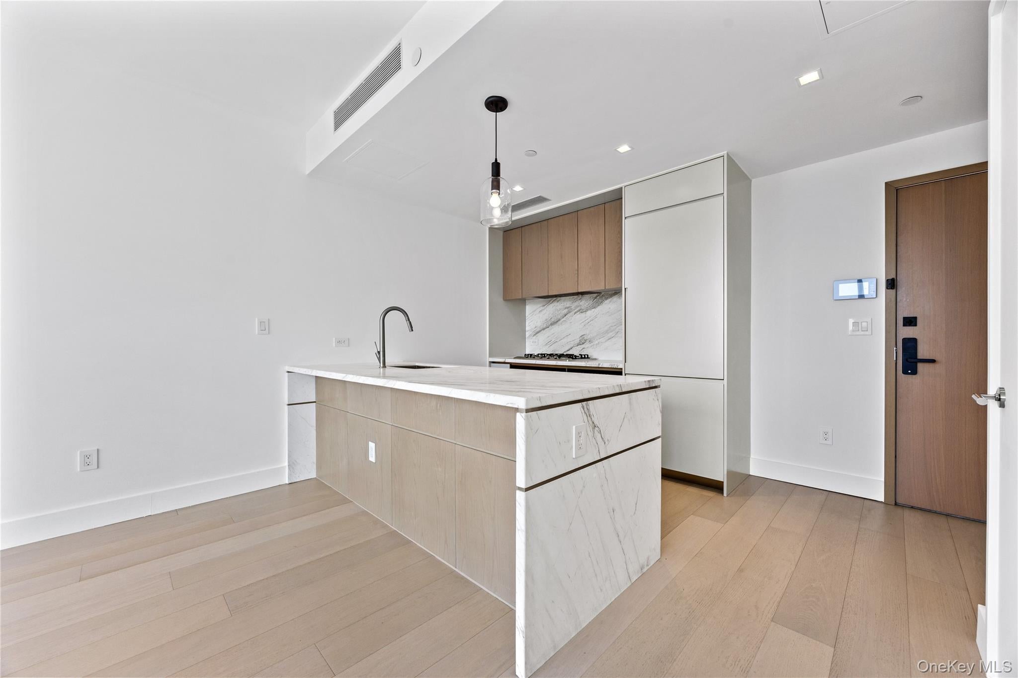 208 Delancey Street PH3