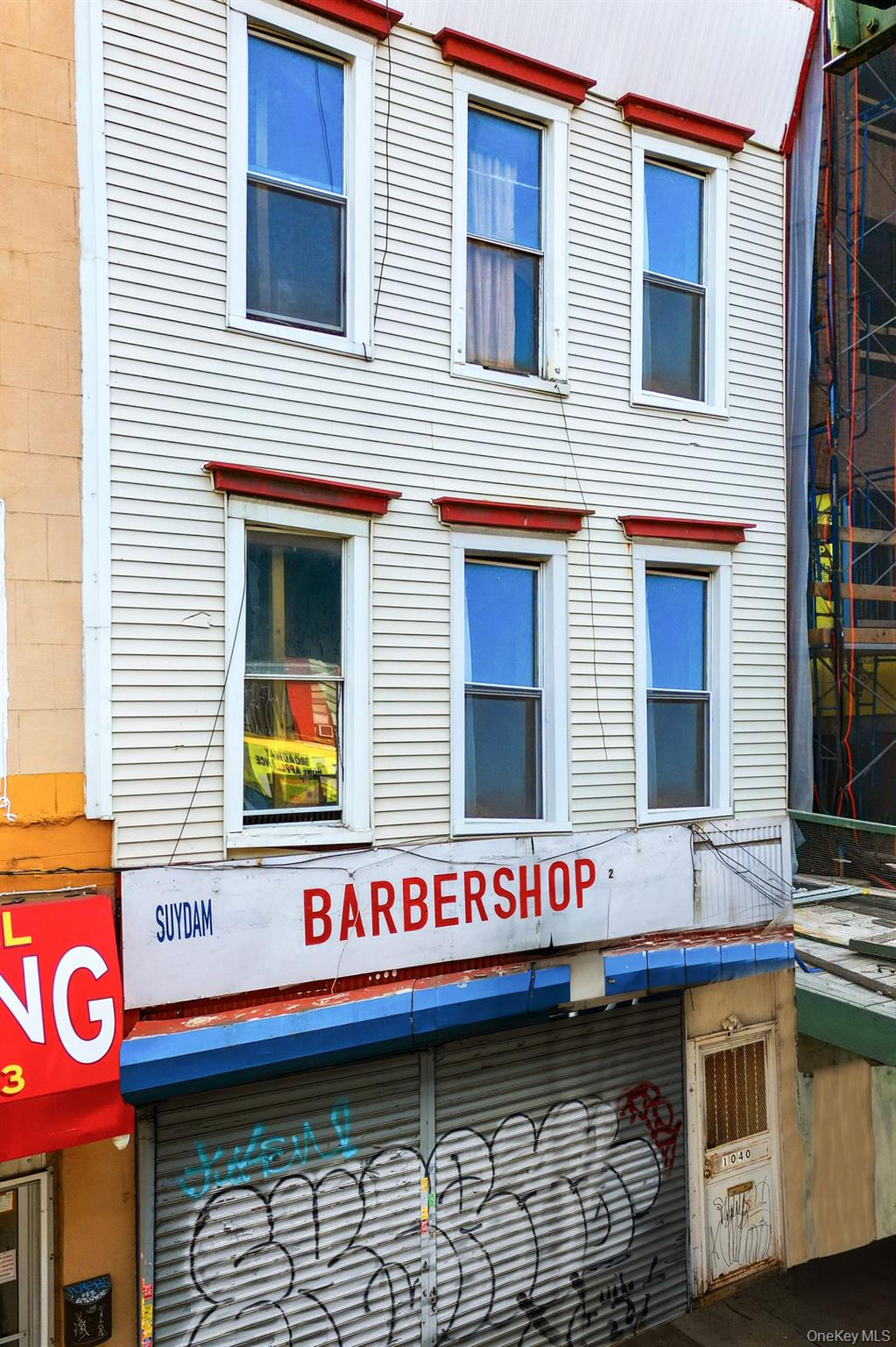 1040 Broadway