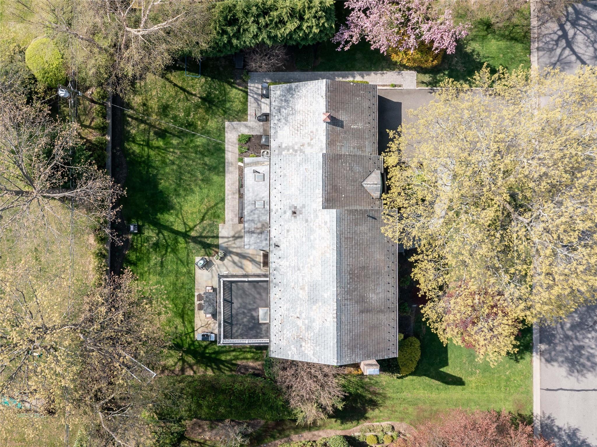 812 Hunt Lane, Manhasset, New York image 40