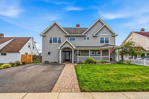 Photo of 63 Kingfisher Road, Levittown, NY 11756 (MLS # 1028173)