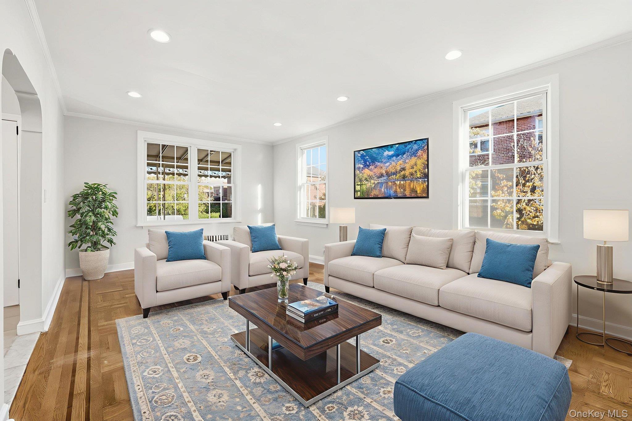 2015 Tenbroeck Avenue