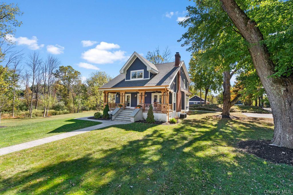 Photo of 42 Colonial Avenue, Warwick, NY 10990 (MLS # 964674)