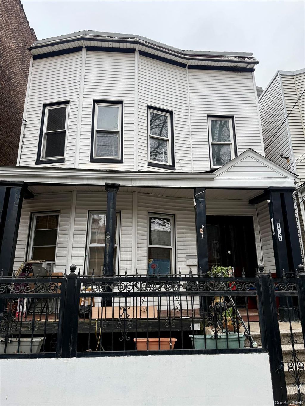 Photo of 1723 Melville Street, Bronx, NY 10460 (MLS # 990425)