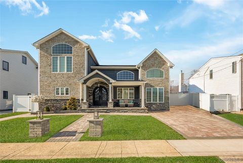 42 Sandy Lane Massapequa NY 11758