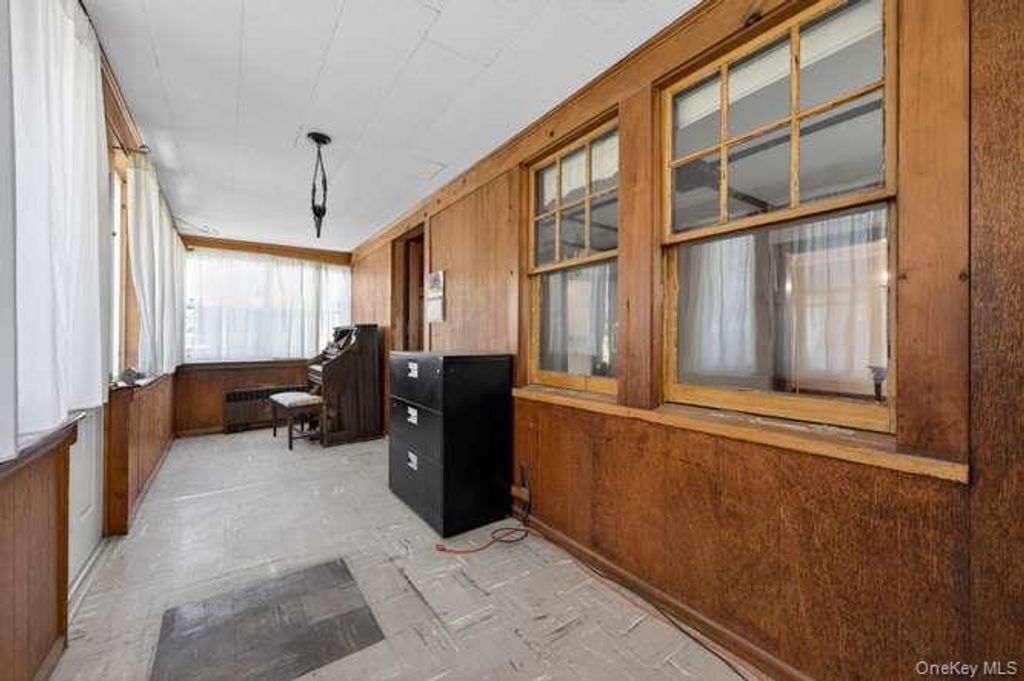 Photo of 191 Rockaway Parkway, Valley Stream, NY 11580 (MLS # 999139)