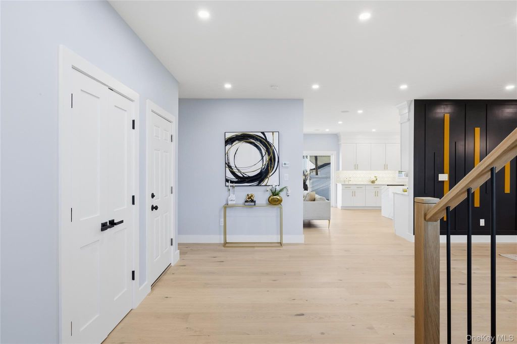 Photo of 14 Fawn Lane, Westbury, NY 11590 (MLS # 952450)