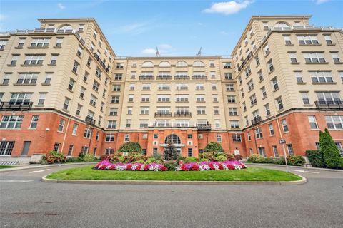 10 Byron Place PH805 Larchmont NY 10538