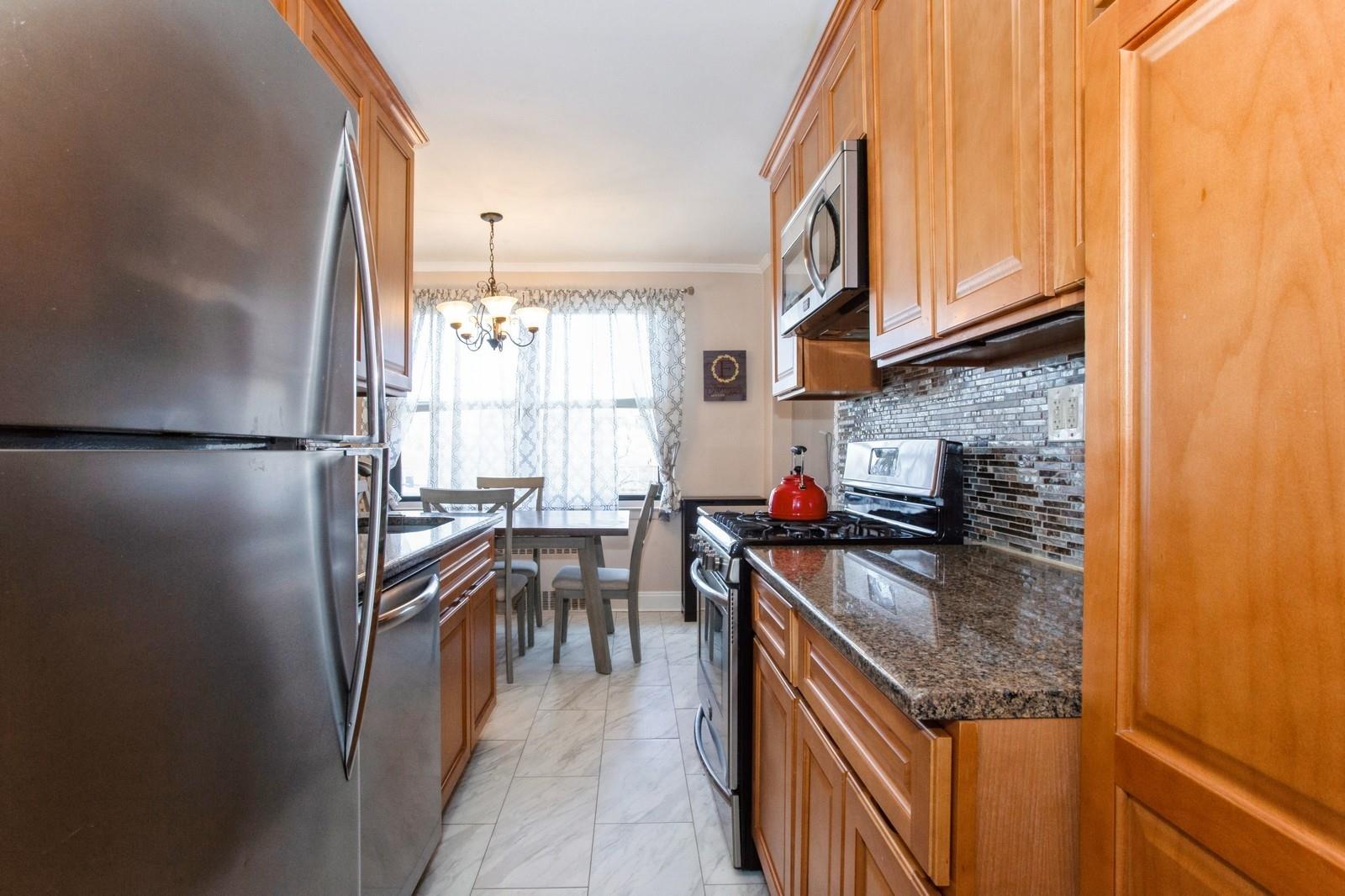 320 Atlantic Avenue #E11, East Rockaway, New York image 10