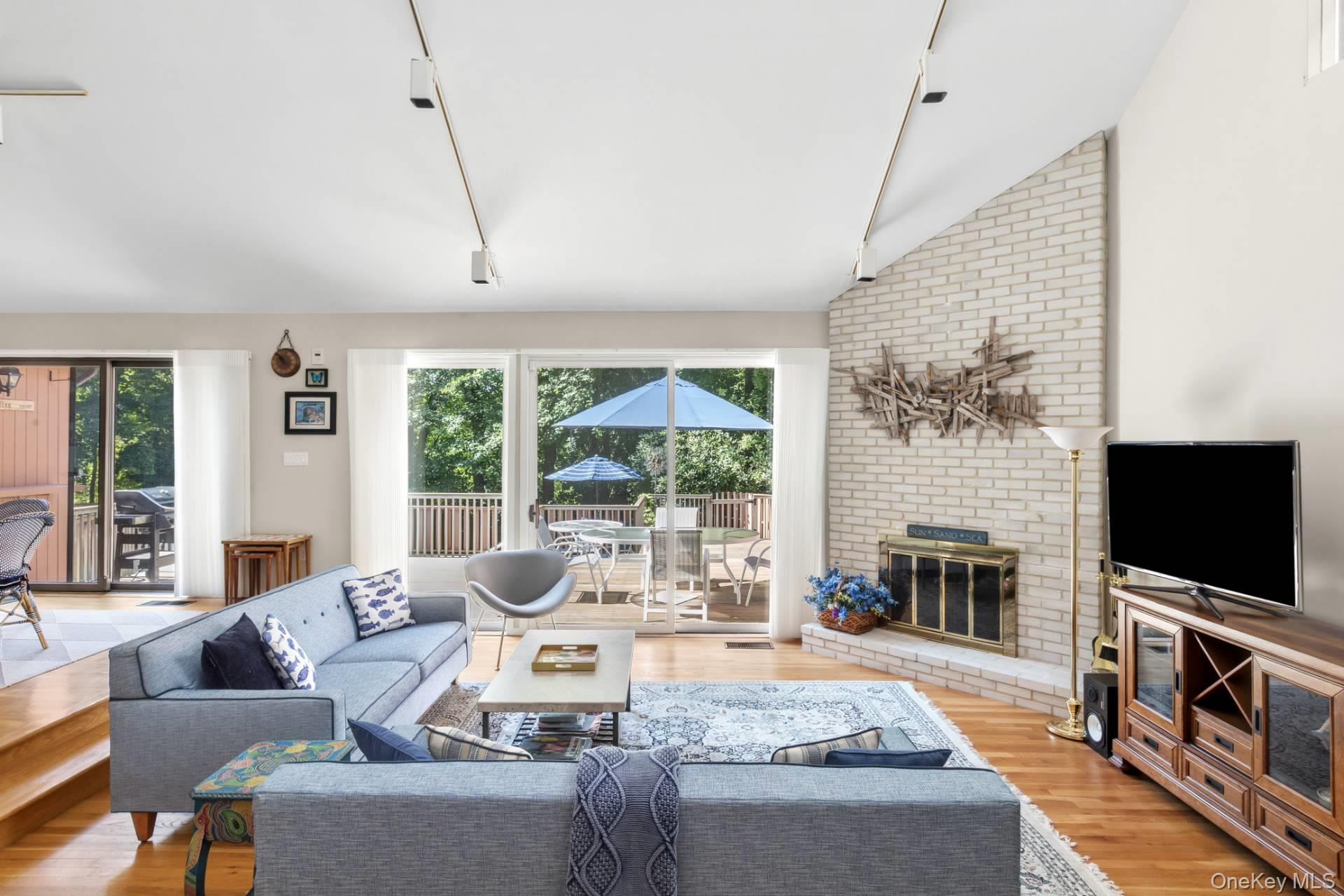39 Spring Pond Lane