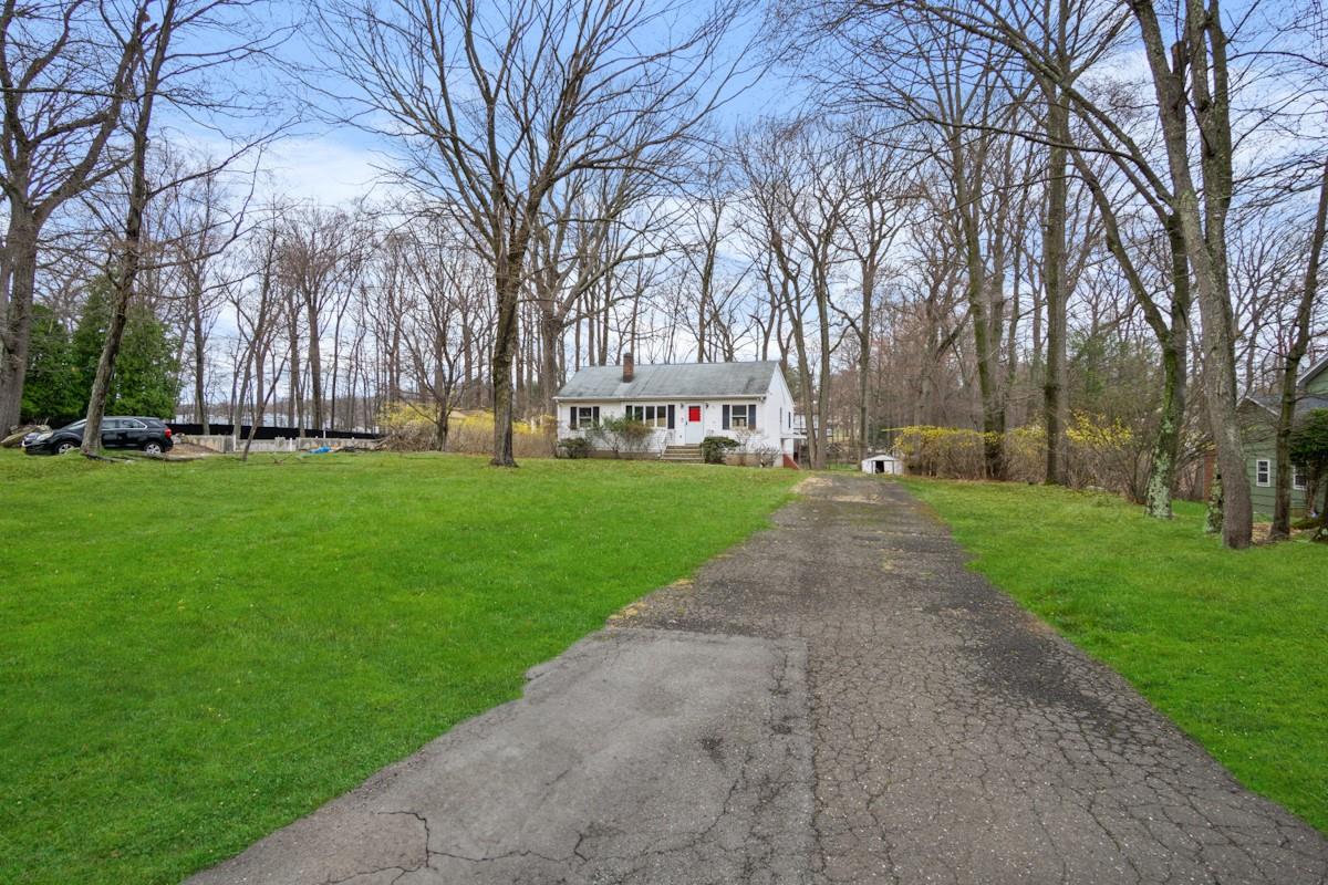 20 New County Road, Airmont, New York image 4