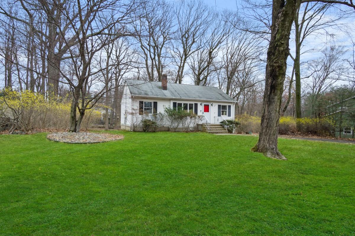 20 New County Road, Airmont, New York image 2