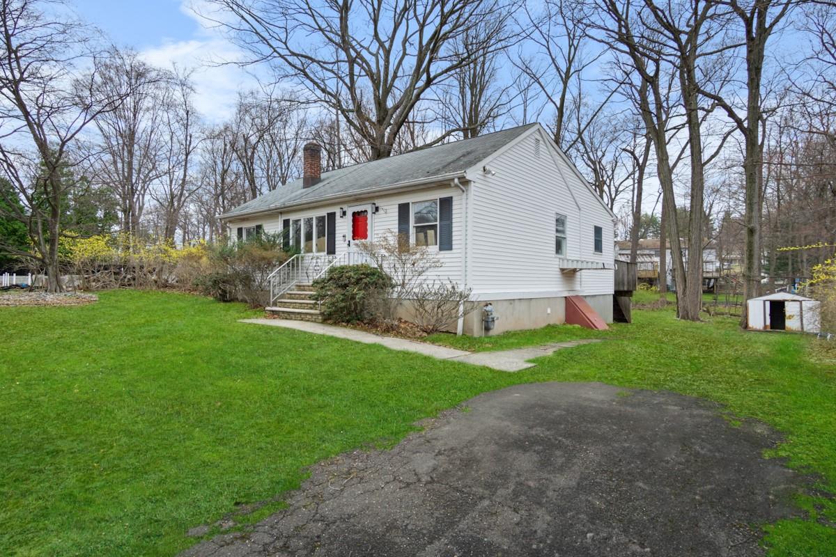 20 New County Road, Airmont, New York image 1