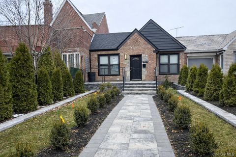 Photo of 10839 Union Turnpike, Forest Hills, NY 11375 (MLS # 949568)