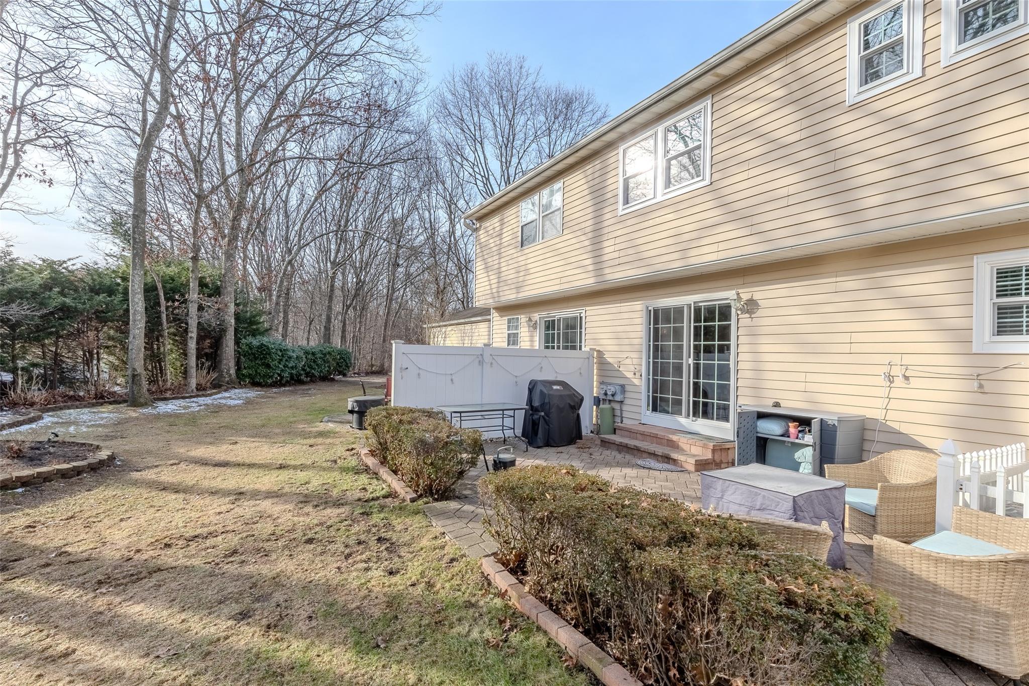 6 Huntington Commons, Yaphank, New York image 18