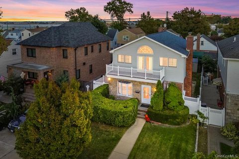 7-35 Leggett Place Whitestone NY 11357