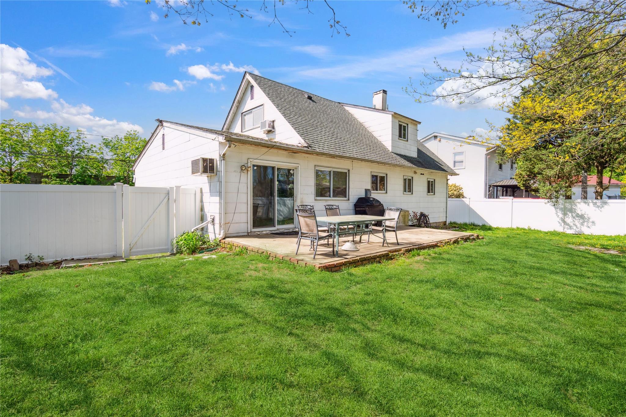 149 Le Grand St, Brentwood, New York image 25