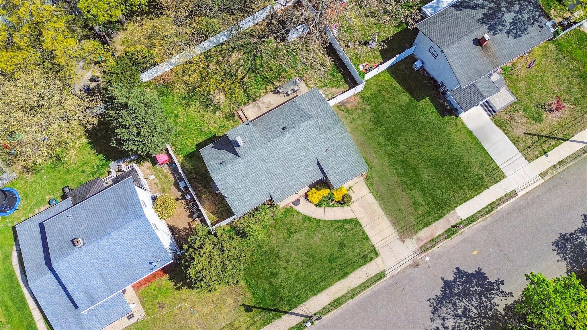 149 Le Grand St, Brentwood, New York image 27