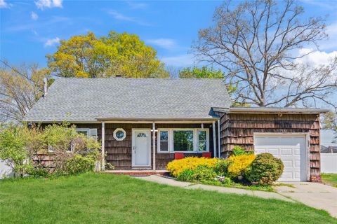 149 Le Grand St Brentwood NY 11717