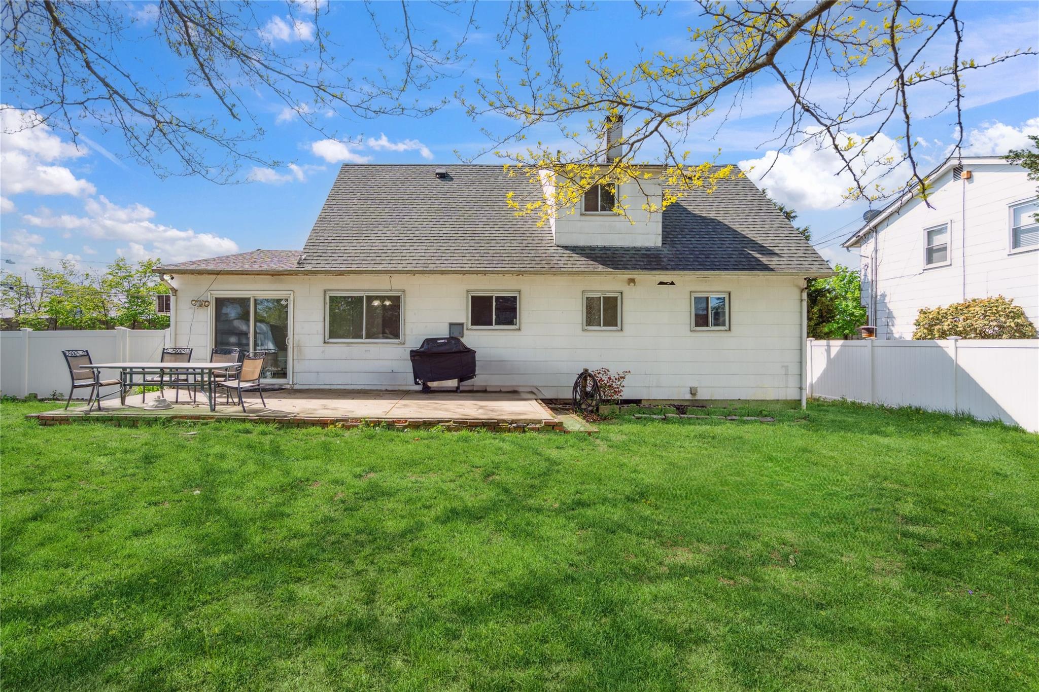 149 Le Grand St, Brentwood, New York image 26