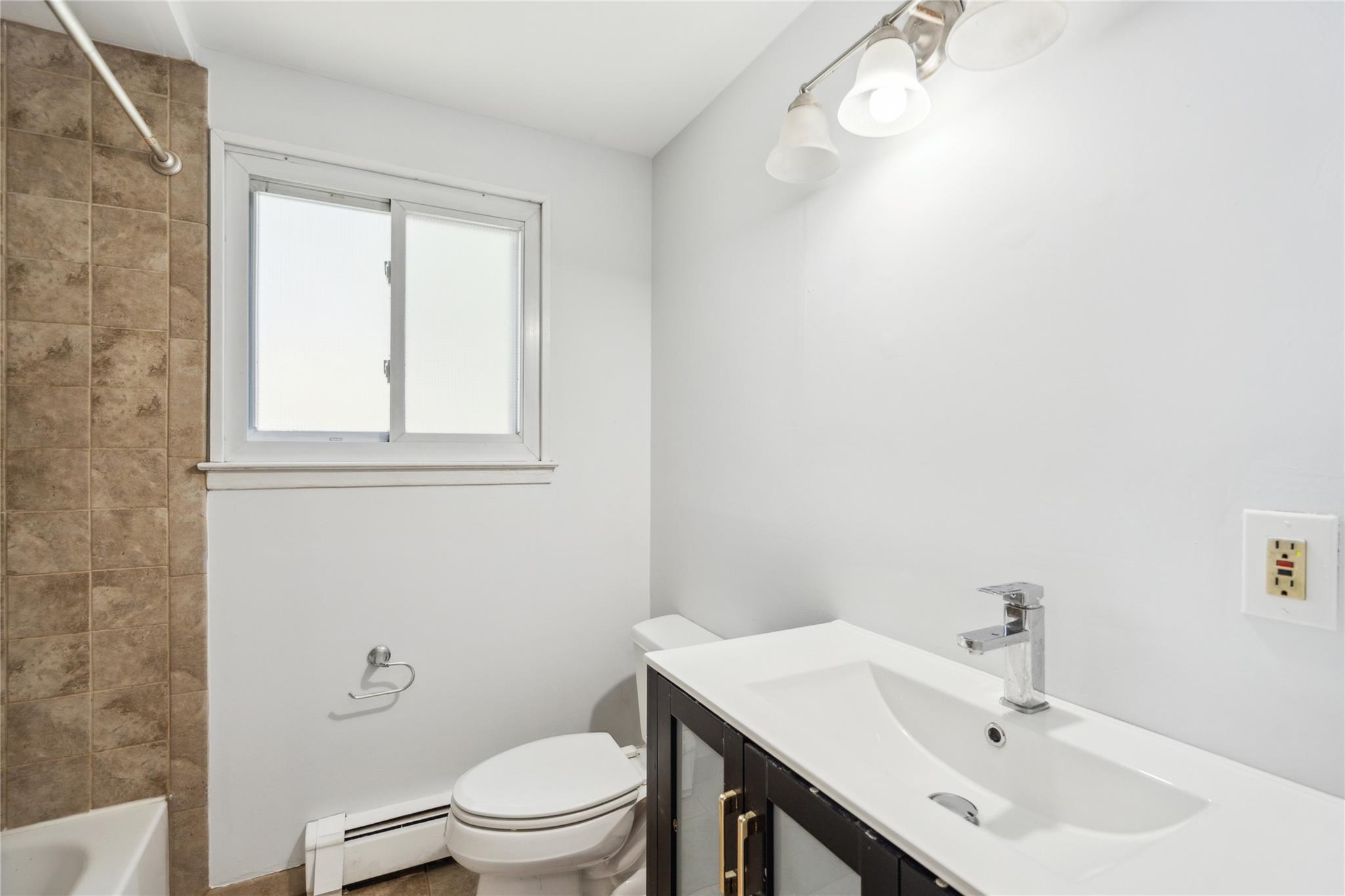 149 Le Grand St, Brentwood, New York image 20