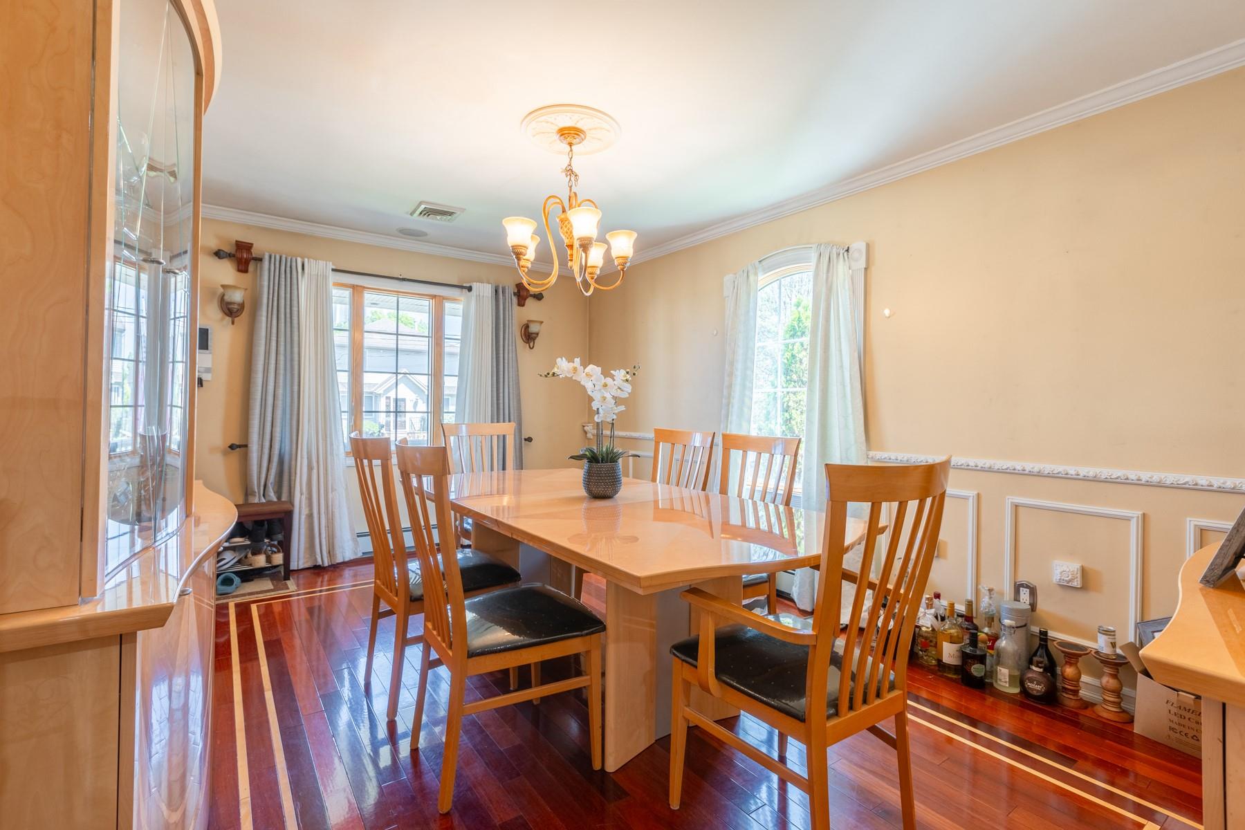 41 Winnie Court, Westbury, New York image 8