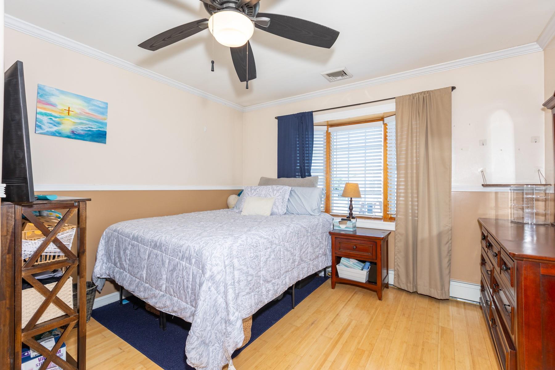 41 Winnie Court, Westbury, New York image 16