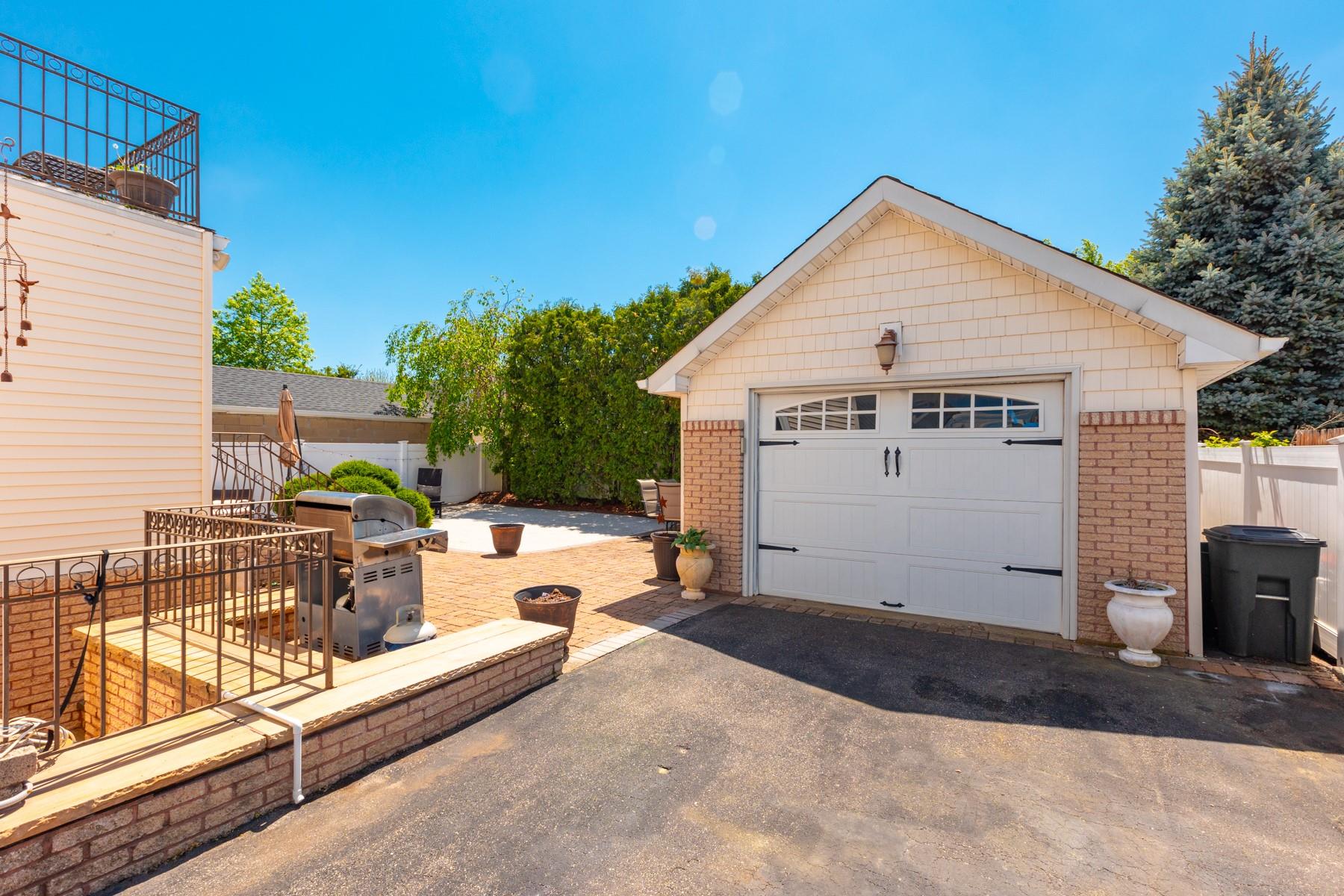 41 Winnie Court, Westbury, New York image 31