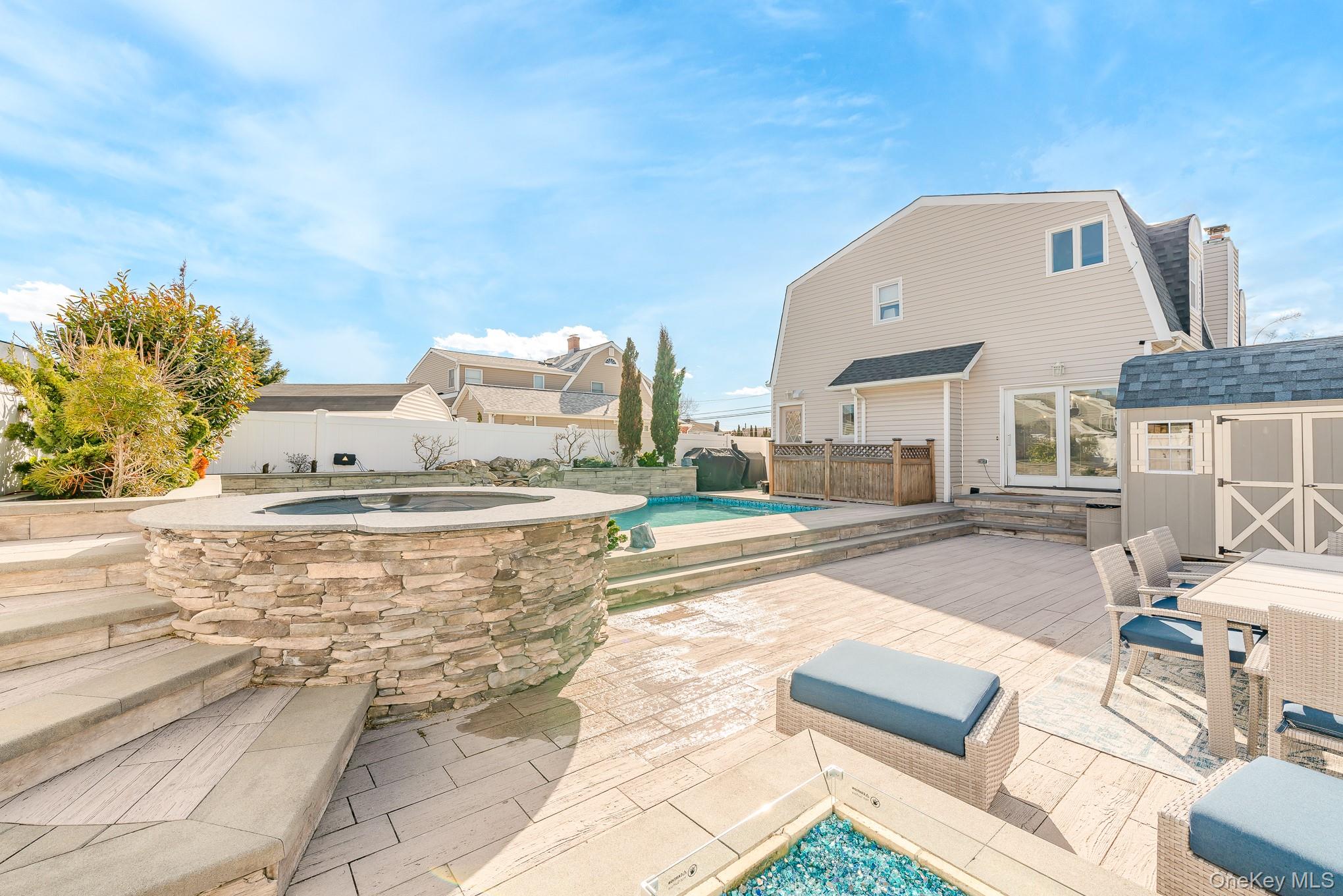 2431 Riverside Drive