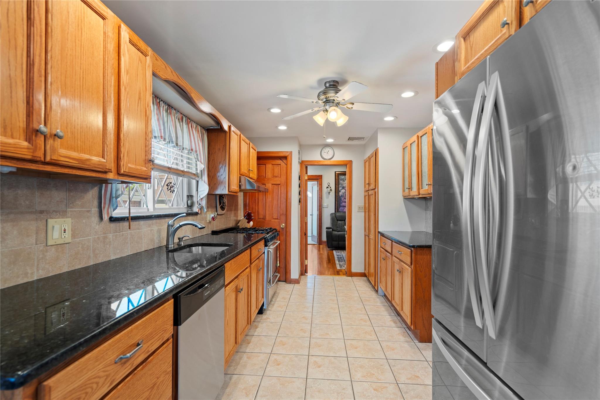 665 Gabriel Avenue, Franklin Square, New York image 17