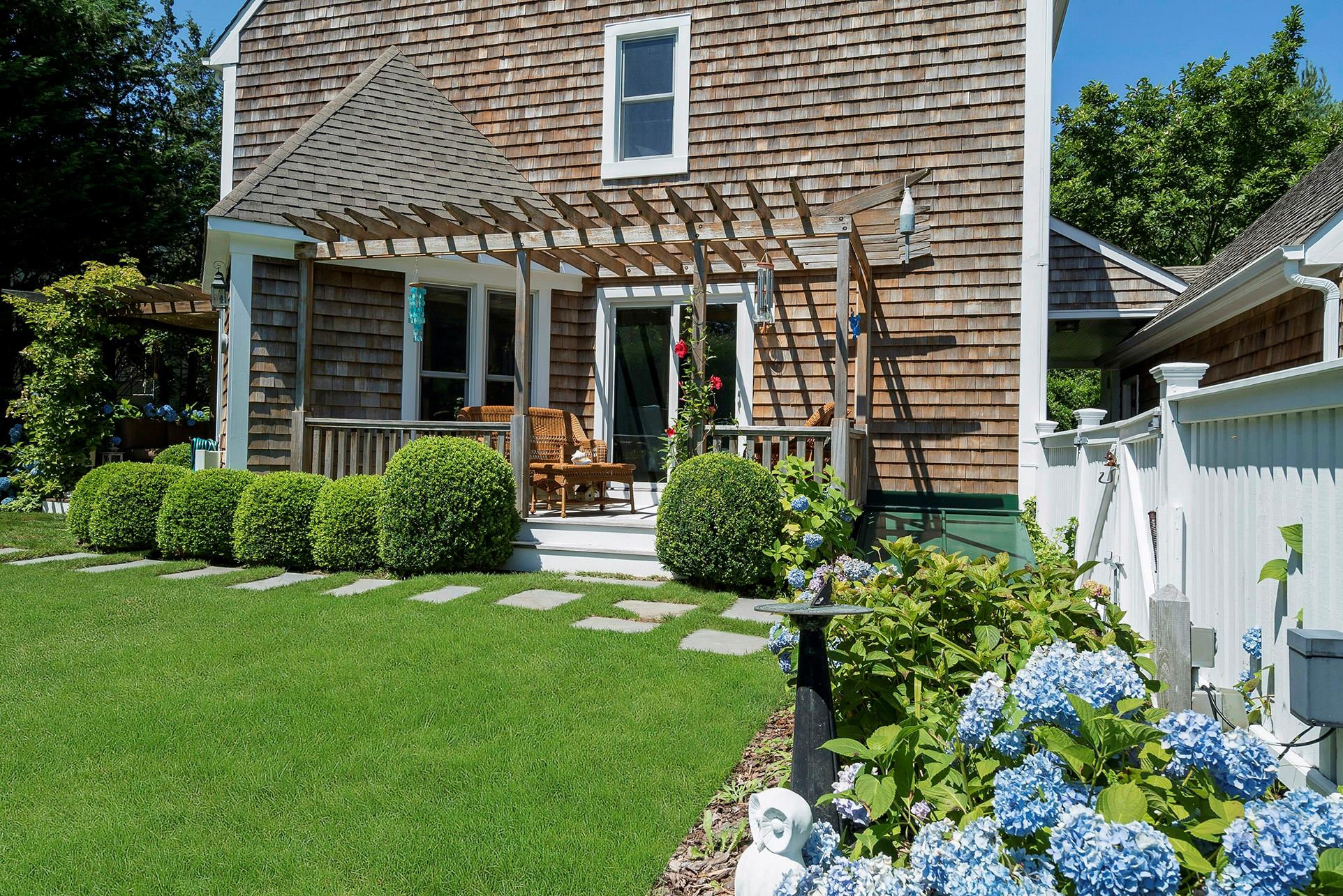 141 Harvest Lane, Southampton, New York image 7