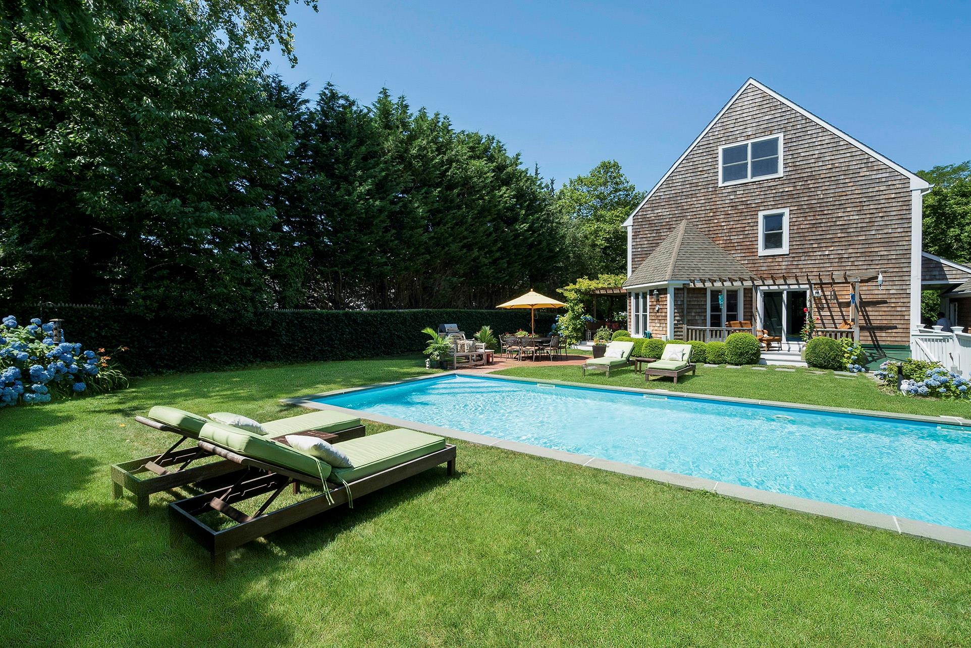 141 Harvest Lane, Southampton, New York image 2