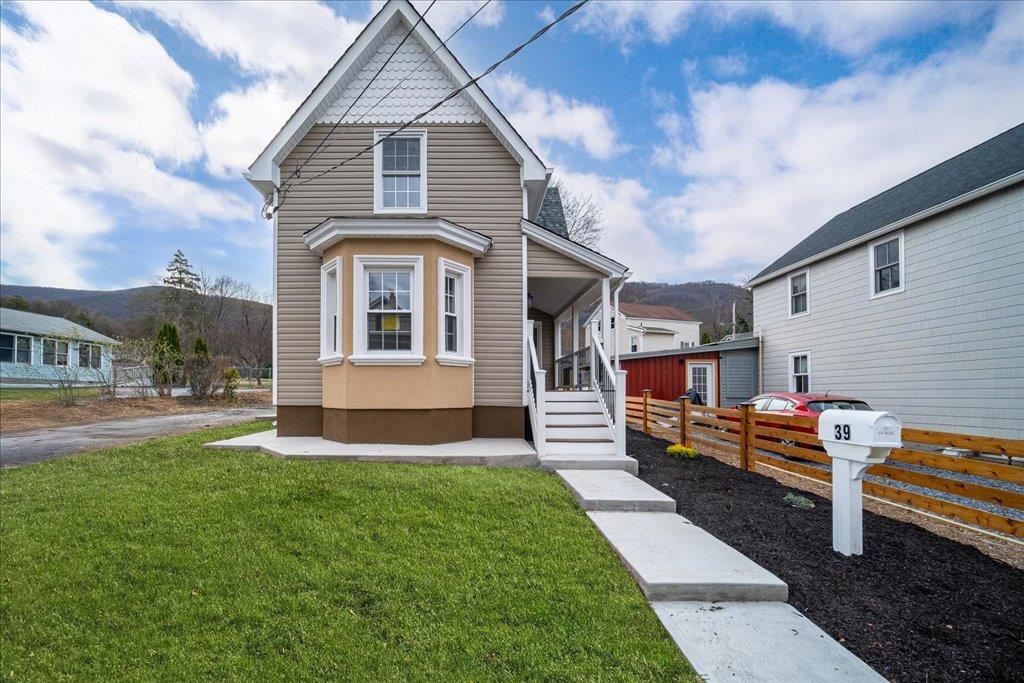 39 Washington Avenue, Beacon, New York image 2