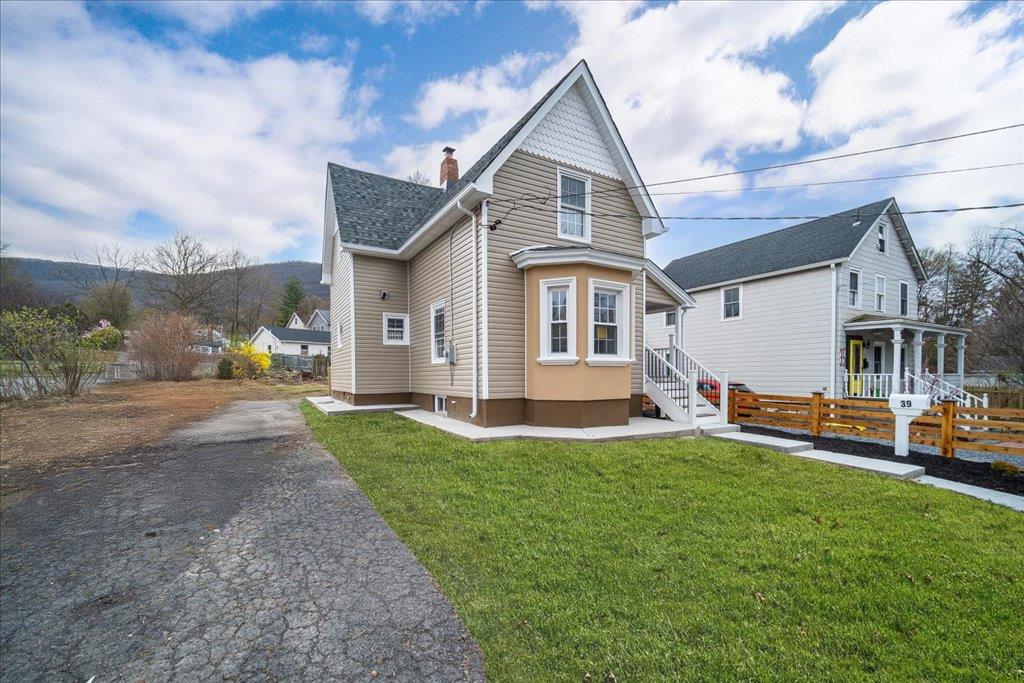 39 Washington Avenue, Beacon, New York image 4