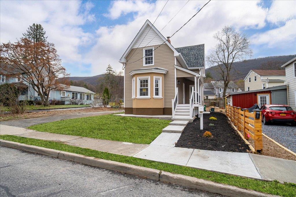 39 Washington Avenue, Beacon, New York image 3