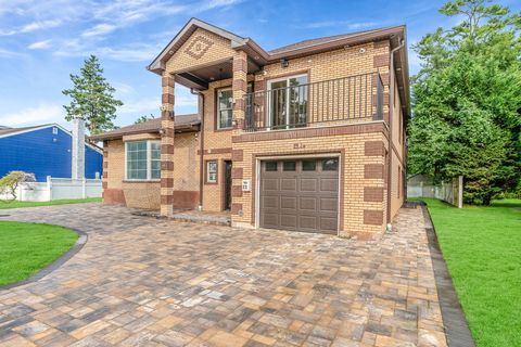 22 Solar Lane Albertson NY 11507
