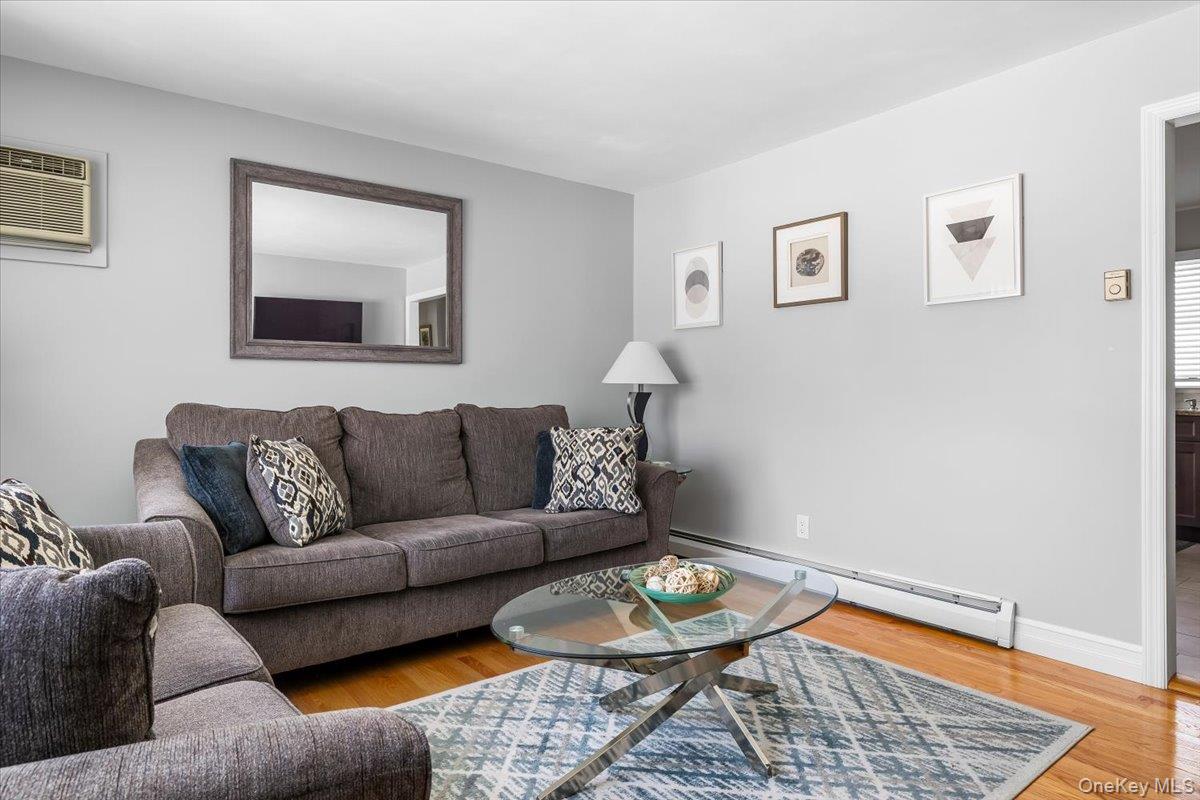 690 N Hamilton Avenue