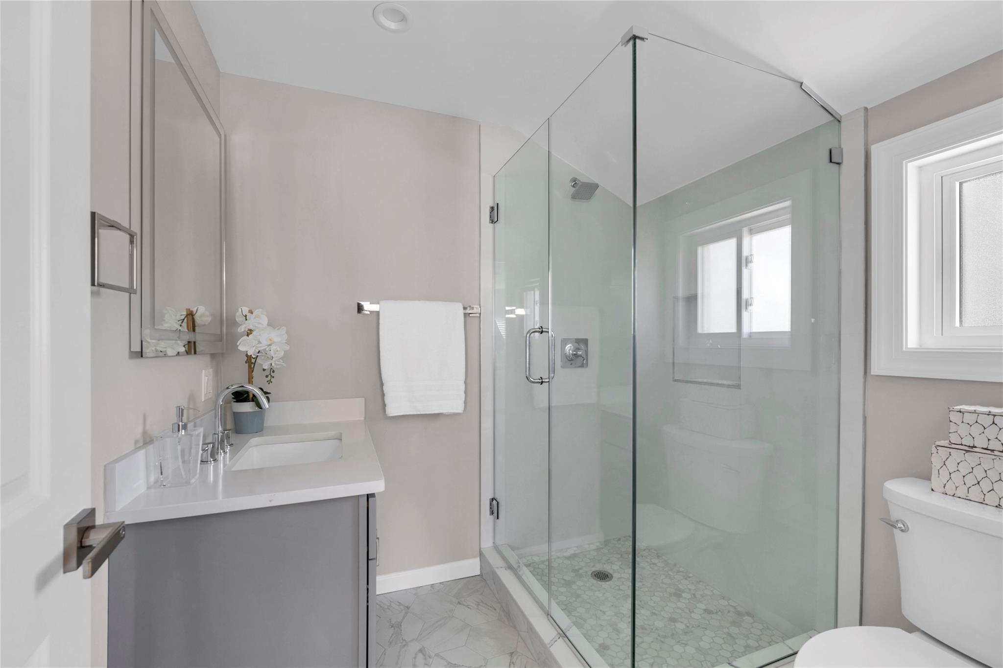 24 Roxbury Road, Port Washington, New York image 13