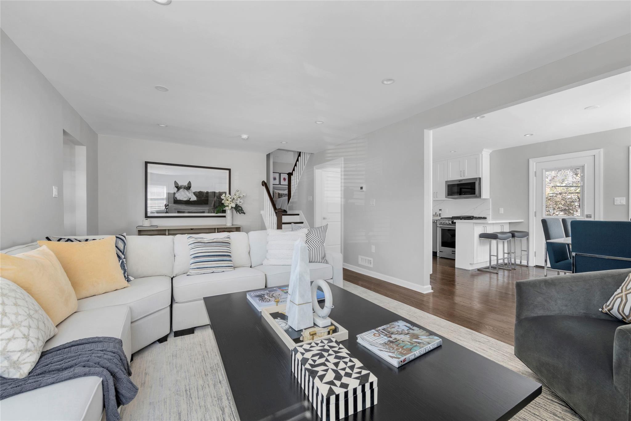 24 Roxbury Road, Port Washington, New York image 4