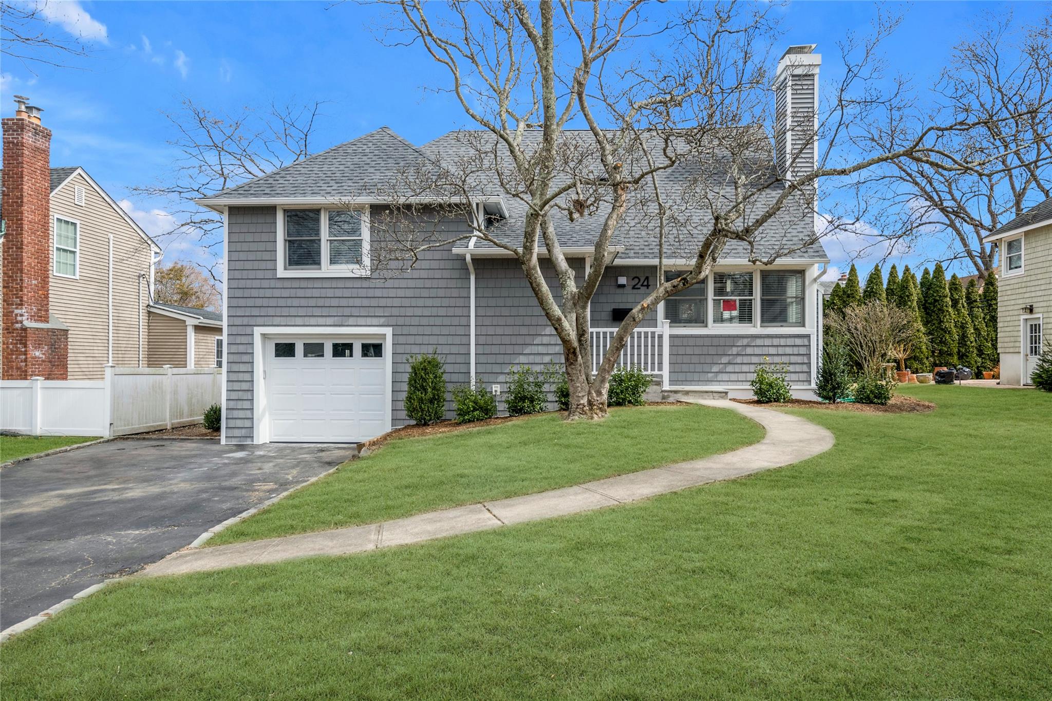 24 Roxbury Road, Port Washington, New York image 1