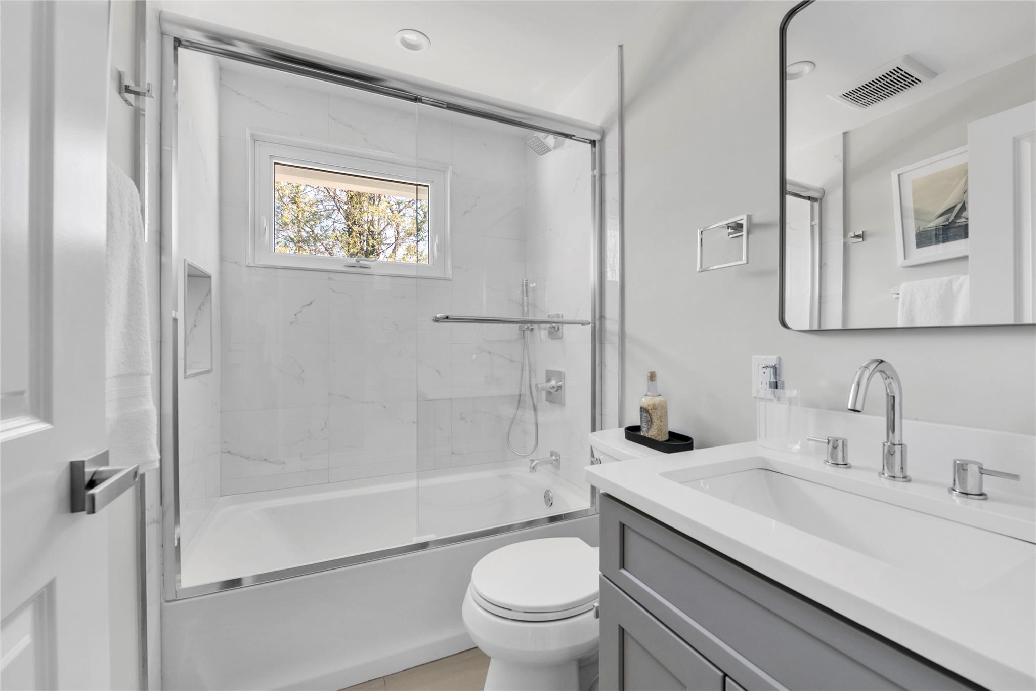 24 Roxbury Road, Port Washington, New York image 16