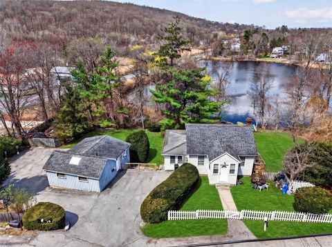 Photo of 8-10 Towners Road #8, Carmel, NY 10512 (MLS # 986319)