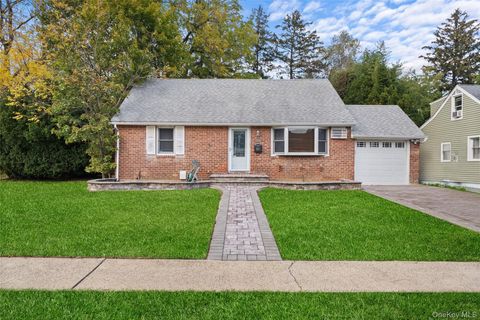 9 Tudor Road Farmingdale NY 11735