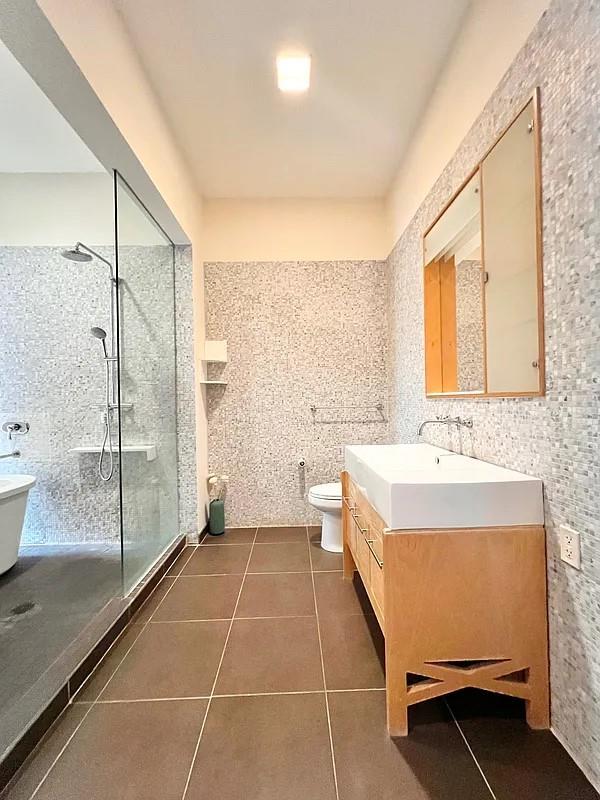 2728 Thomson Avenue #434, Long Island City, New York image 23