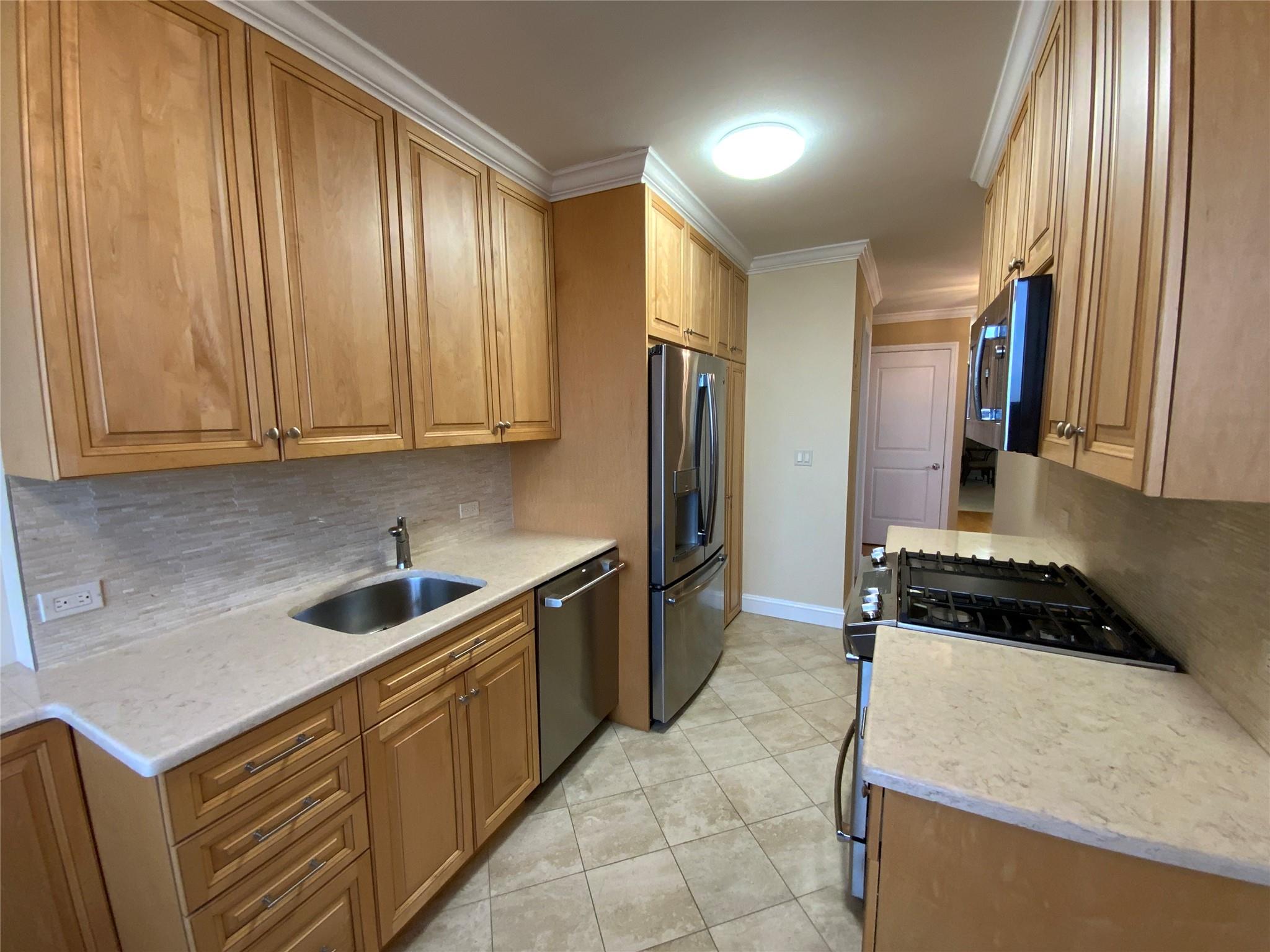 27110 Grand Central Parkway Pkwy #24O, Floral Park, New York image 13