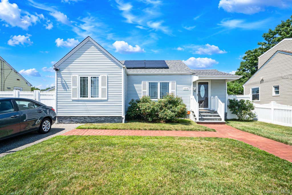 Photo of 135 Clayton Street, Central Islip, NY 11722 (MLS # 1022521)