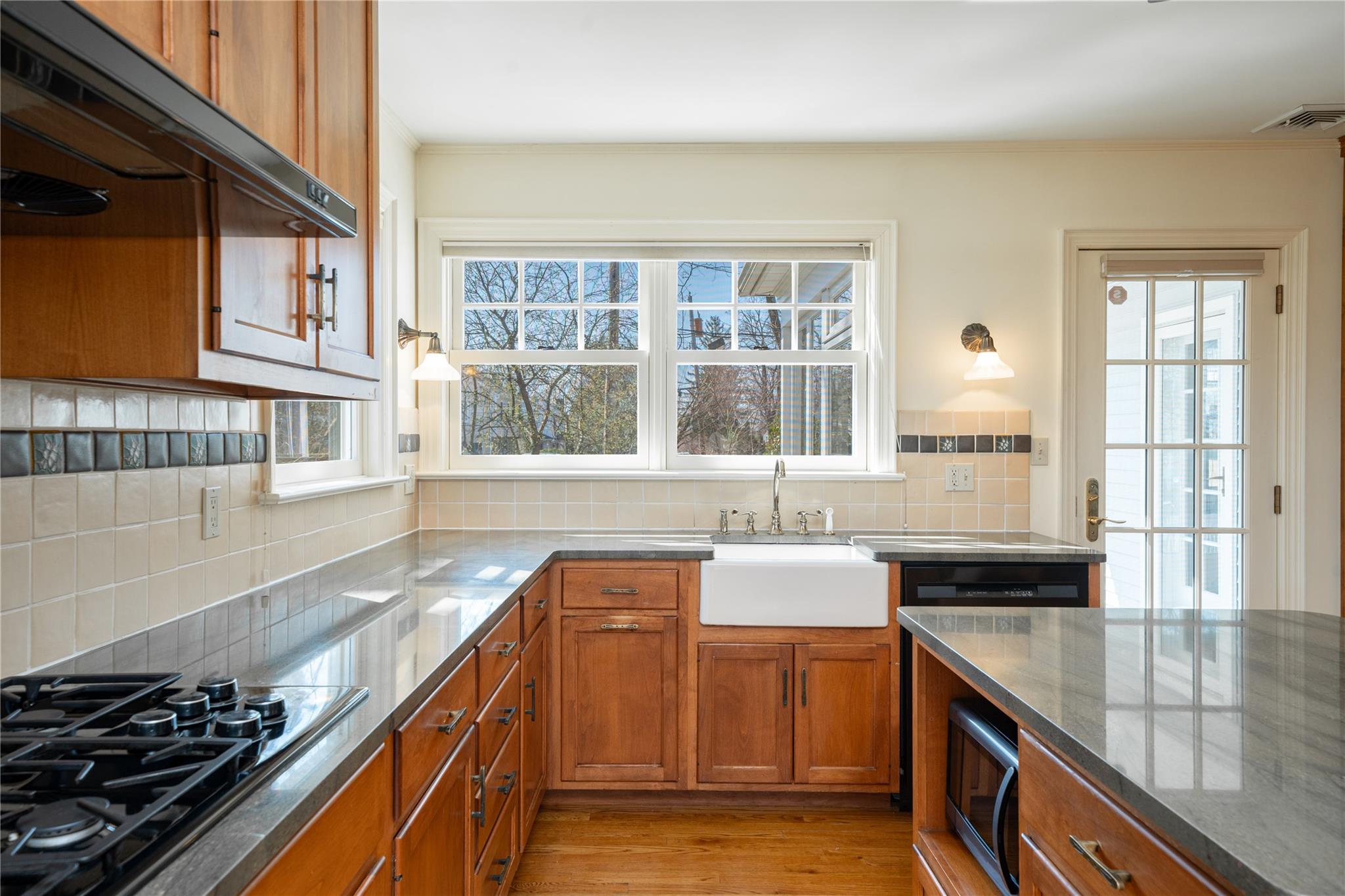205 Beech Street, Eastchester, New York image 4